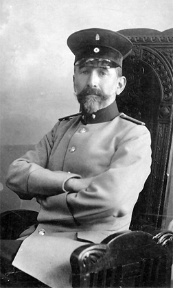 Markus Heukemes (1864-1951), fr&uuml;hester bekannter Besitzer und Anwender dieses Mikroskops