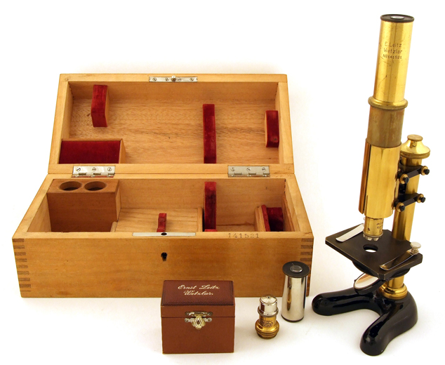 Mikroskop E. Leitz Wetzlar # 141521 mit Kasten