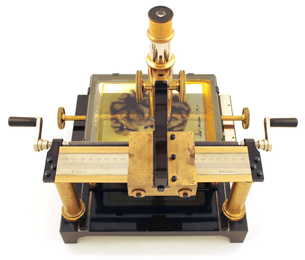 Ernst Leitz Wetzlar, Schlittenmikroskop f&uuml;r Gehirnschnitte nach E. Nebelthau: Signatur 