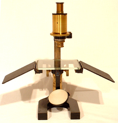 Ernst Leitz Wetzlar: Pr&auml;parierstativ mit bildaufrichtendem Tubus und Handauflagen