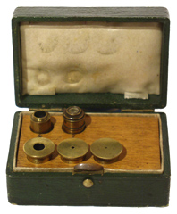 Georges Oberhaeuser Paris, No. 1336, Objektive im K&auml;stchen