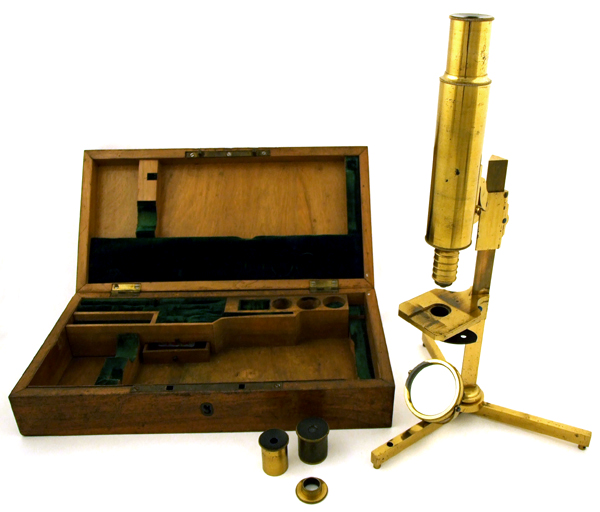 Kleines Mikroskopstativ von Simon Pl&ouml;ssl in Wien