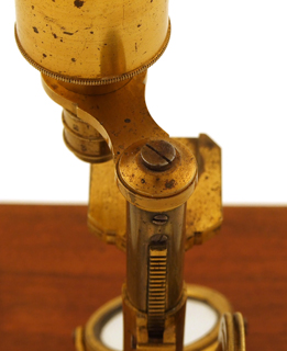 S. Pl&ouml;ssl in Wien: Taschenmikroskop um 1835 - Tubusmontierung