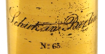 Mikroskop F.W. Schiek in Berlin, No. 63: Signatur