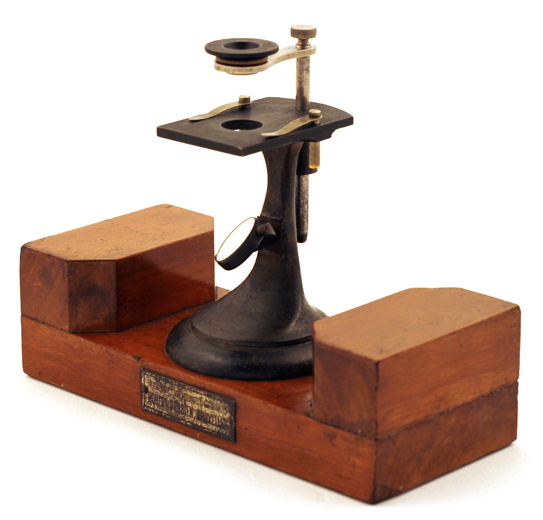 Carl Zeiss Jena, kleines Pr&auml;pariermikroskop P V