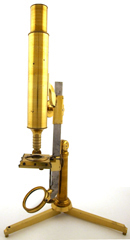 Gro&szlig;es Mikroskop von Pl&ouml;ssl