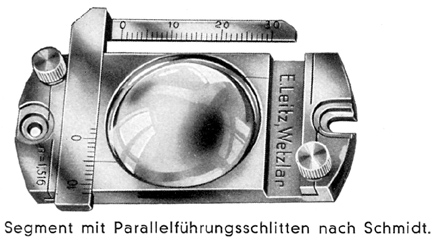 Segment mit Parallelf&uuml;hrungsschlitten nach Schmidt von Ernst Leitz Wetzlar. Abbildung aus: Ernst Leitz Wetzlar: Polarisationsmikroskope; Liste 53 Pol.d.; Wetzlar Juli 1940 
